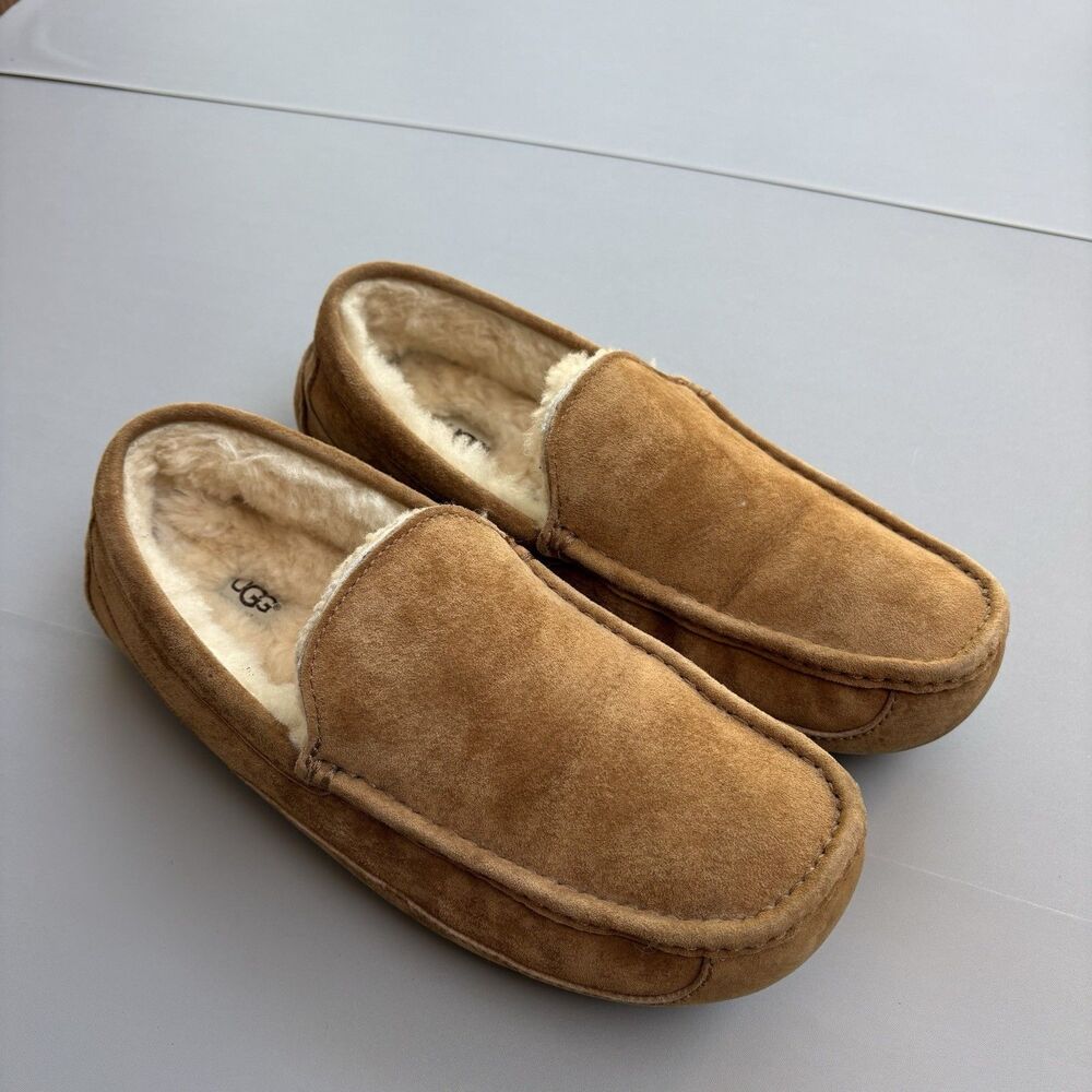 Ugg Ascot Men 11 (Missing Size Tag) Leather Shearling Lined Moccasin Slippers